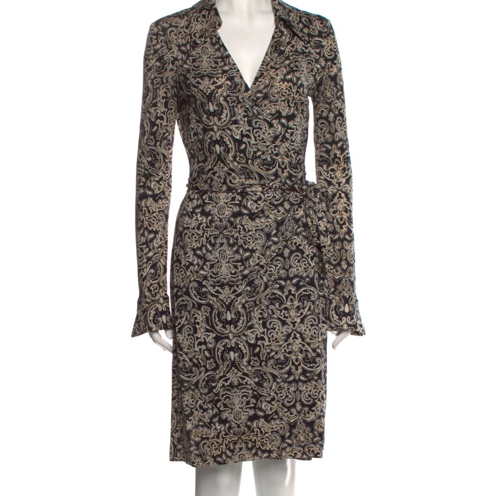 Silk DVF long sleeve wrap dress in black print